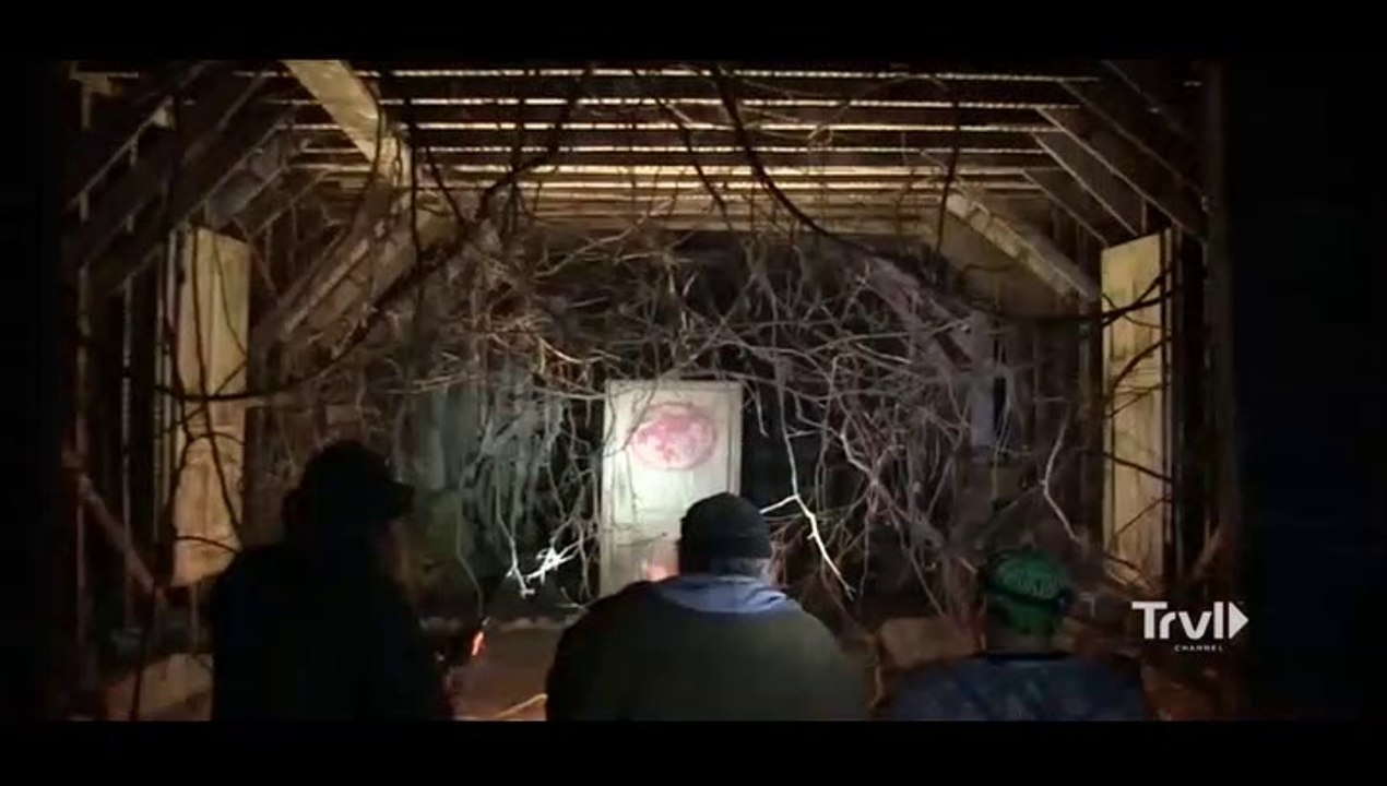 SNEAKY PEAKY S6