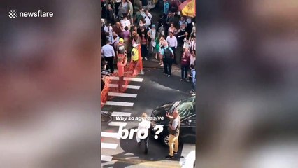 Man tries to rip barricade from anti-Trump protesters who brought Manhattan traffic to standstill