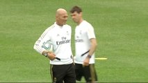 Zidane vuelve a dirigir los entrenamientos del Real Madrid
