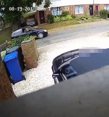 Un conducteur sort de chez lui tranquillement mais ce qui se passe est fou