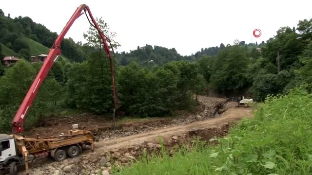 Rize'de kemer köprüler bir bir tahrip oluyor