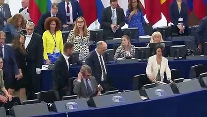 Knapper Sieg für von der Leyen - gespaltene Reaktionen