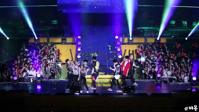 180804 Liiv Concert iKON Full Cut - 죽겠다 (KILLING ME) + 사랑을 했다 (LOVE SCENARIO) + MENT + 바람 (FREEDOM)