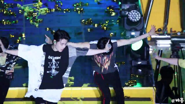 180804 Liiv Concert iKON Full Cut Hanbin Focus - 죽겠다 (KILLING ME) + 사랑을 했다 (LOVE SCENARIO) + MENT + 바람 (FREEDOM)