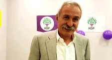 HDP'li belediye caddeye terör suçlusunun adını taşıyan tabelayı astı