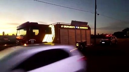 Fogo consome área de vegetação nas proximidades do Lago Municipal