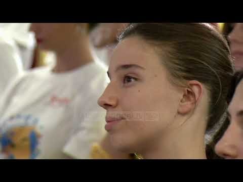 Projekti “Smile Albania”, 500 vajza e djem mundësi punësimi gjatë sezonit veror