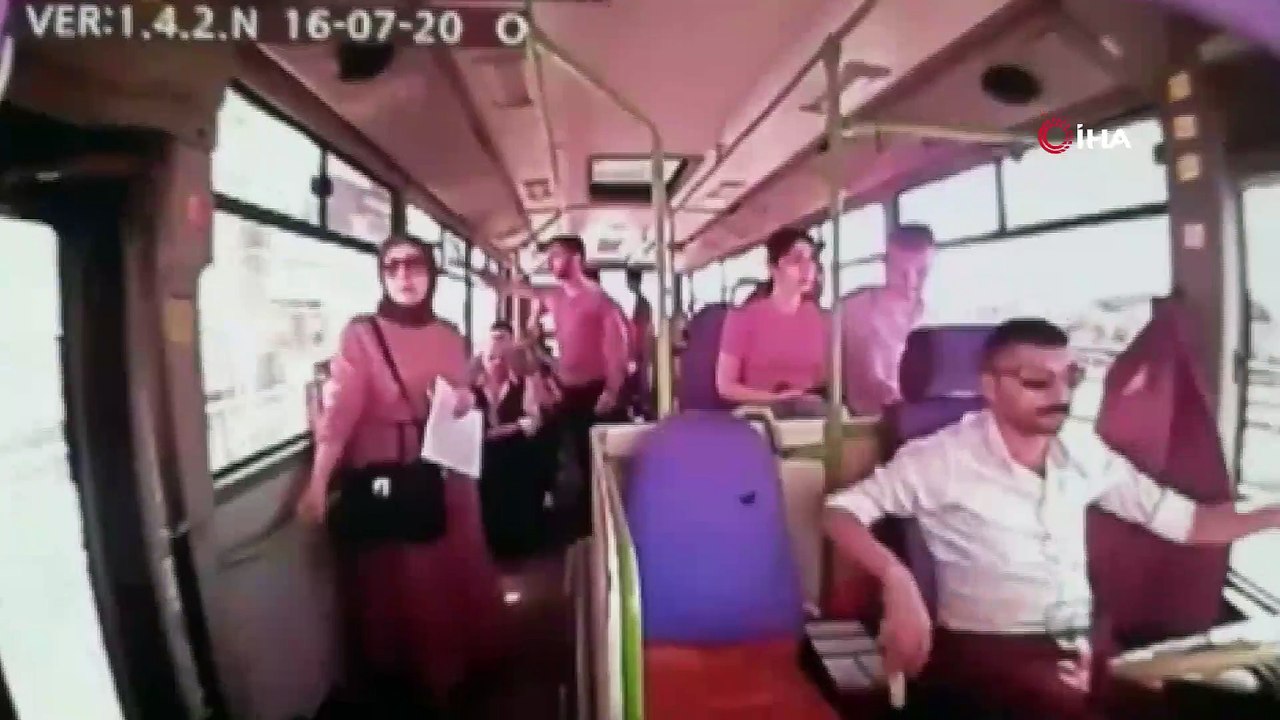 Halk otobüsünden düşen genç kız hayatını kaybetti