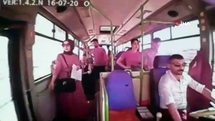 Halk otobüsünden düşen genç kız hayatını kaybetti