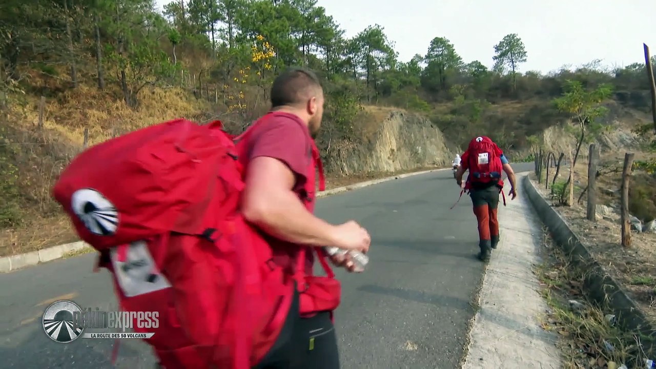 EXCLU - "Pékin Express" de retour sur M6 jeudi soir- Découvrez l'énorme clash qui éclate devant les caméras entre deux frères !