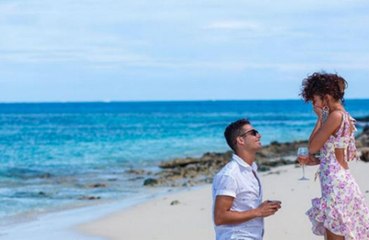 Sarah Hyland is engaged