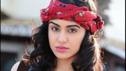 Adah Sharma Shows Her Legs