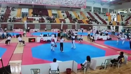 Tekvando maçında kazananı taş - kağıt - makas belirledi