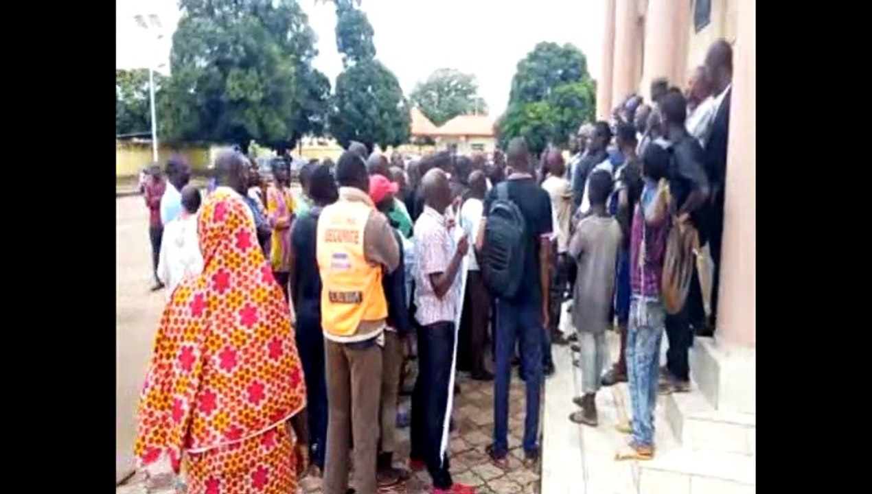 Manque d'électricité à Kankan : la manifestation des jeunes contre EDG