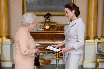 Les stars décorées par la Reine d'Angleterre