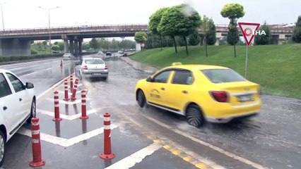 Sağanak yağış şehirler arası yolları vurdu