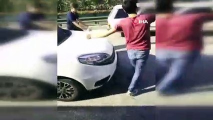 Bursa'da yol kapatıp oyun havası oynayan magandalara ceza yağdı