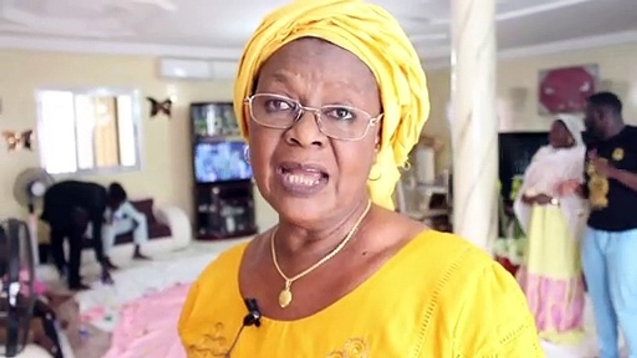 Visite de  Madame Ndoye  Gayssiri chez Serigne Abdou Karime