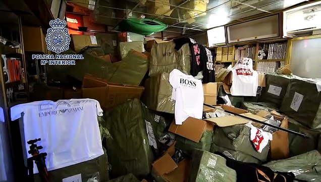 Detenidas 7 personas e incautados 200 artículos falsificados en Maspalomas