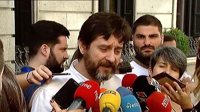 Mayoral pide al PSOE otras técnicas de seducción para conseguir votos