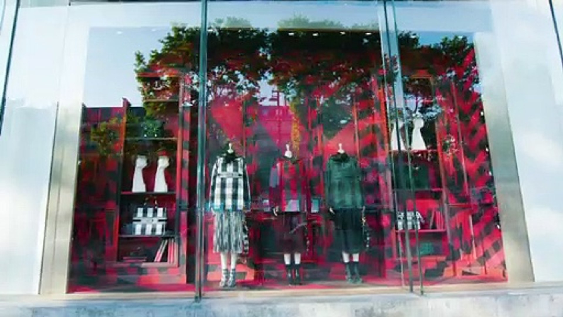 Louis Vuitton - magasin des Champs Elysées - Vidéo Dailymotion