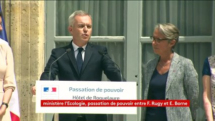 En passant le pouvoir à Elisabeth Borne, François de Rugy évoque une "erreur regrettée et payée au prix le plus élevé et le plus cruel"
