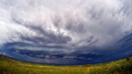 Stunning Time Lapse of Storm