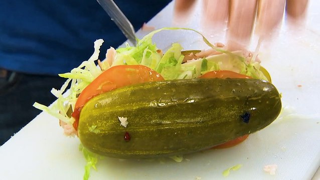 A restaurant in New Jersey makes sandwiches with pickles instead of bread