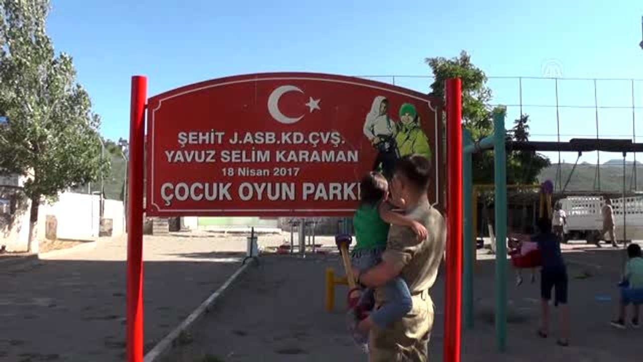 Şehidin isminin verildiği parkta hüzünlendiren tabela