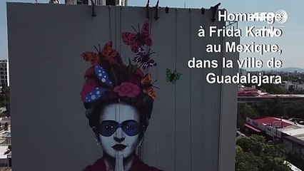 Une fresque géante honore Frida Kahlo à Guadalajara au Mexique