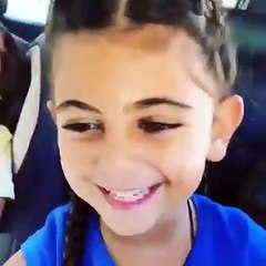 اللي عنده ضحكة زي دي