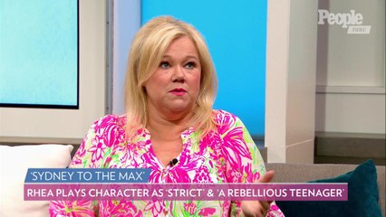 Caroline Rhea’s 'Sydney to the Max' Character is 'Like a Rebellious Teenager’