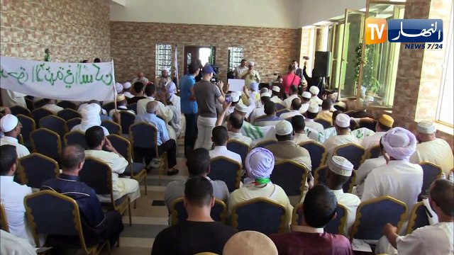 دين: وقفة إحتجاجية لأئمة المساجد تنديدا على الإعتداءات التي تطالهم أثناء تأدية مهامهم