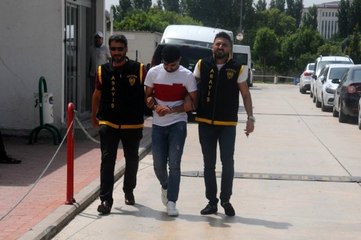 Misafirliğe gittiği evi soydu