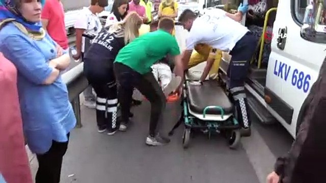 E-5’te motosiklet ile minibüs çarpıştı: 1 yaralı