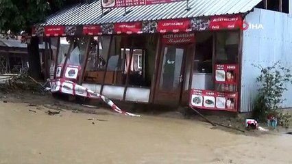 Düzce'de sel, heyelan sonrası 10 kişi mahsur kaldı