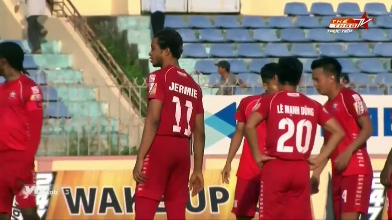 Jeremie Lynch phô diễn kỹ thuật, góp công vào c...