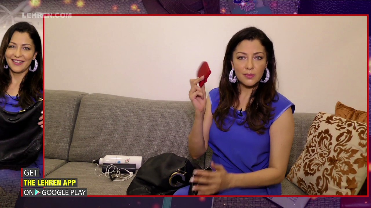 Inside My Bag With Aditi Govitrikar | Exclusive