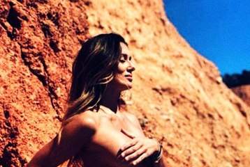 Manken Selda Car, hamileyken çekildiği çıplak fotoğrafını paylaştı