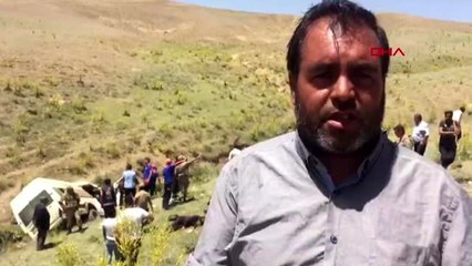 VAN KAÇAK GÖÇMENLERİ TAŞIYAN MİNİBÜS KAZA YAPTI-5