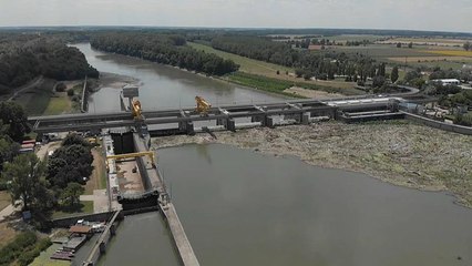 "Sogar Kühlschränke und Boiler": Großes Aufräumen auf der Theiß