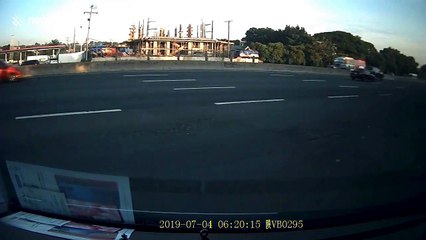 Out-of-control lorry veers from side to side on Philippines highway