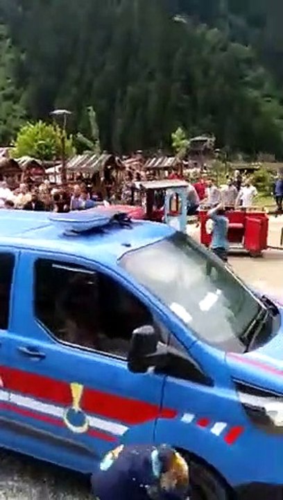 Trabzon Uzungöl'de 'Kürdistan' Bayrağı açanlara meydan dayağı!