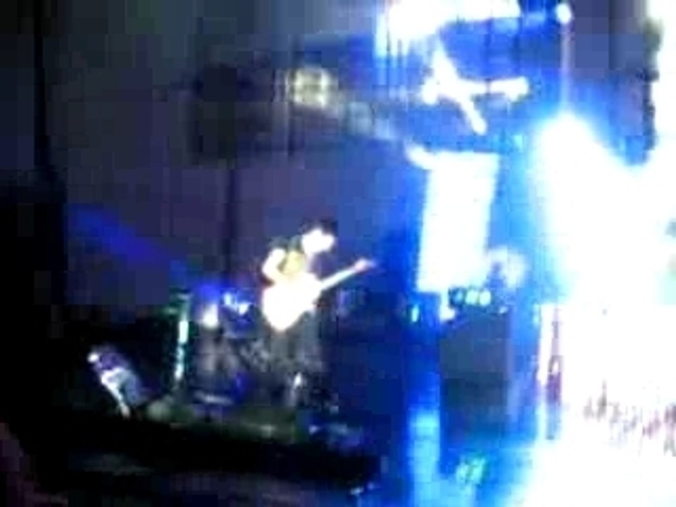 Muse - New Born Live (Matthew Joue Avec Sa Chaussure)