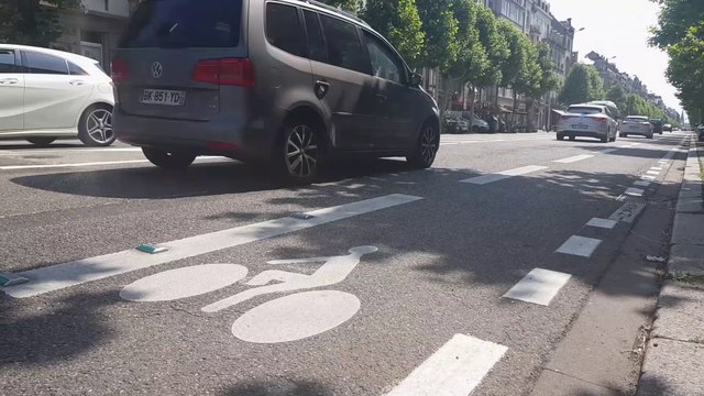 L'avenue des Vosges à vélo, super pratique ou méga dangereux ?