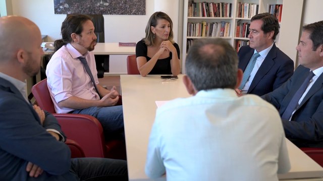 Podemos se reúne con la CEOE