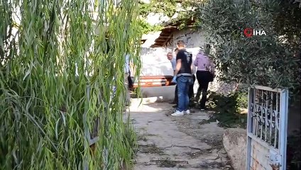 48 yaşındaki kadın evinde öldürülmüş halde bulundu