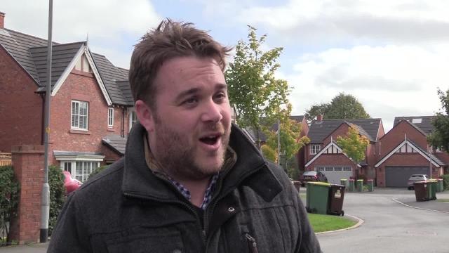 Councillor condemns danger to pedestrians posed by bushes surrounding disused golf course