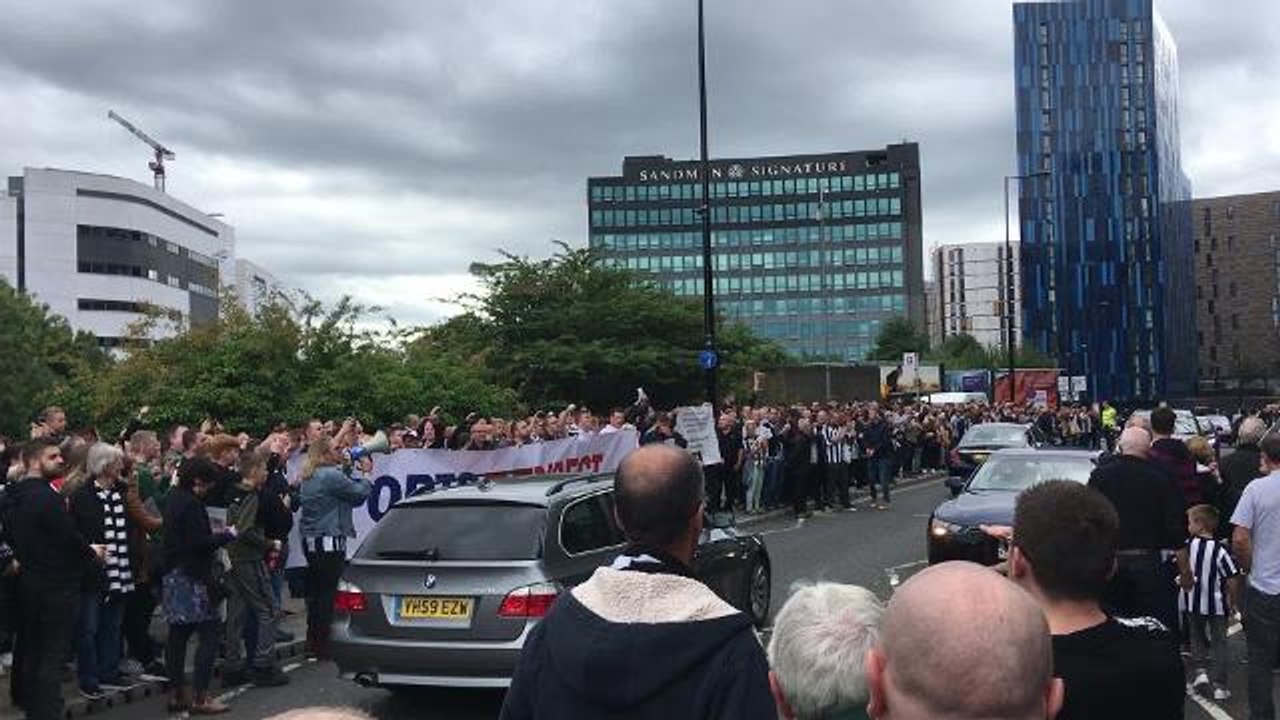 Fans protest against Mike Ashley at St James's Park