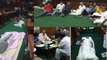 Karnataka Floor Test: Yeddyurappa ने MLAs के साथ Vidhansabha में दिया Dharna, Dinner के बाद वहीं सोए